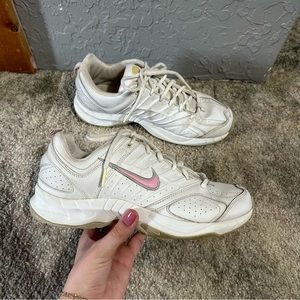 Vintage Nike Sneakers - image 1